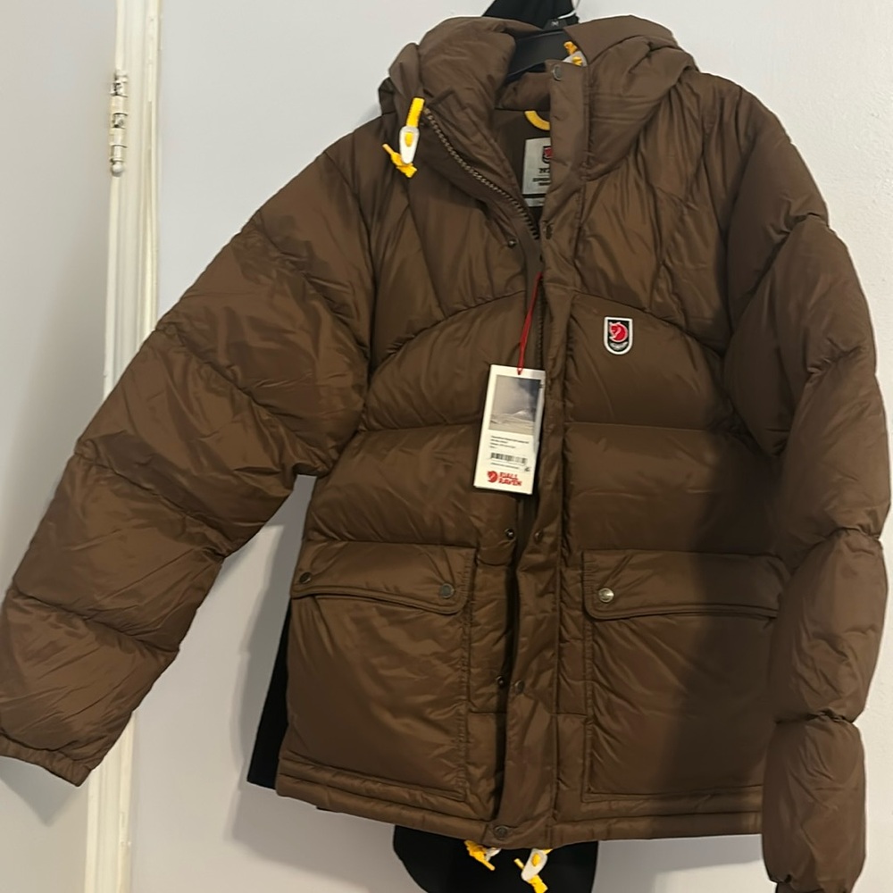 Brand new  Fall Raven Mens Coat🔥🔥🔥🔥Price is firm
